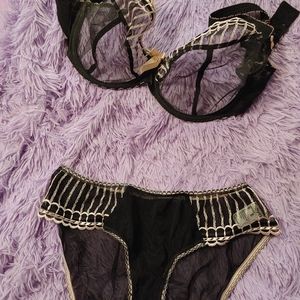 Freya 36FF plunge bra w/matching panties